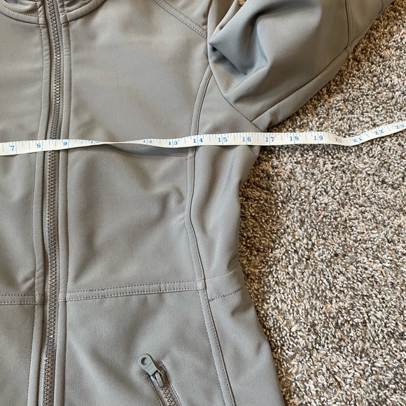 Aritzia Community Jacket - Picture 11 of 13